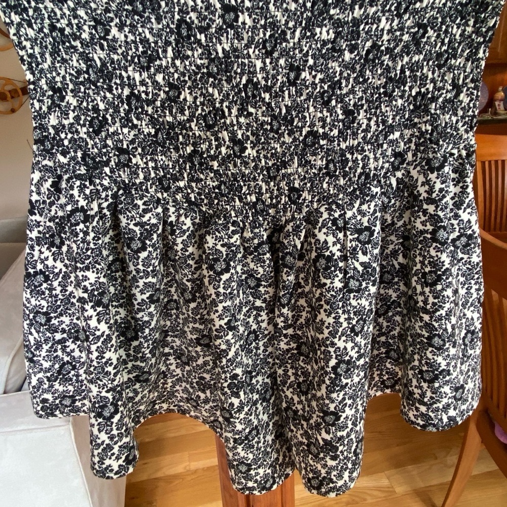 Anthropologie Bishop & Young Skort. Lovely lightweight black & white fabric. S